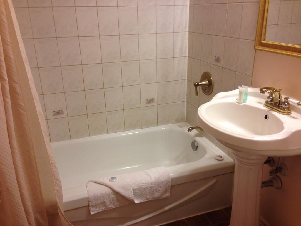 Traveller'S Inn Dawson Creek Værelse billede