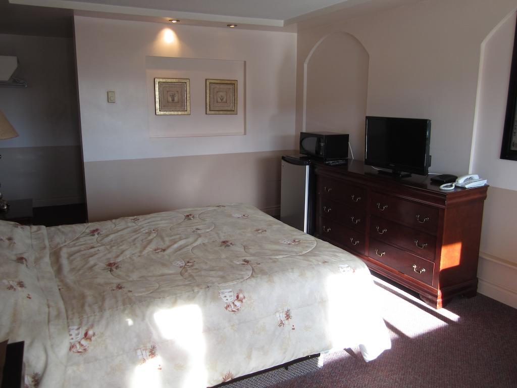 Traveller'S Inn Dawson Creek Eksteriør billede