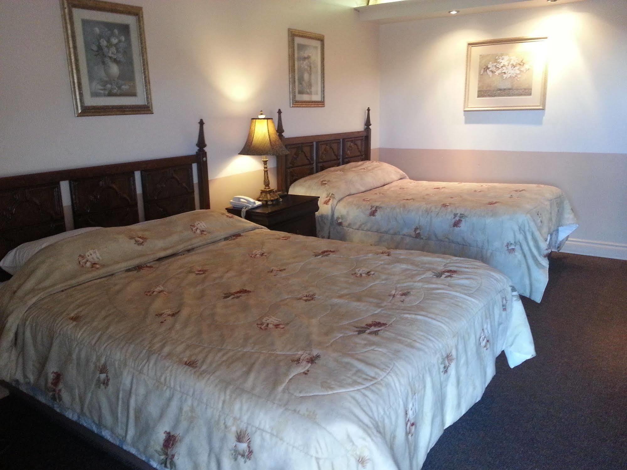 Traveller'S Inn Dawson Creek Eksteriør billede