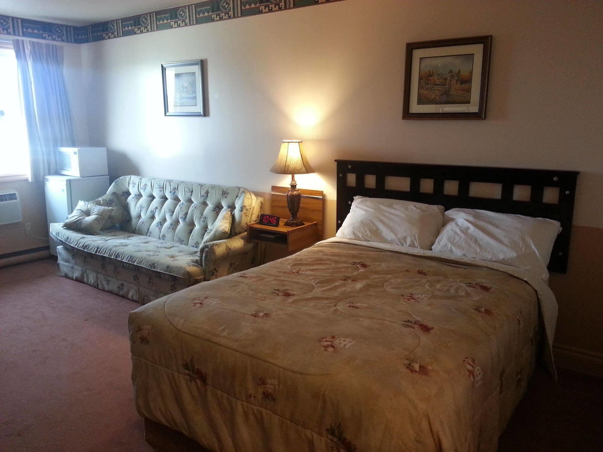 Traveller'S Inn Dawson Creek Eksteriør billede