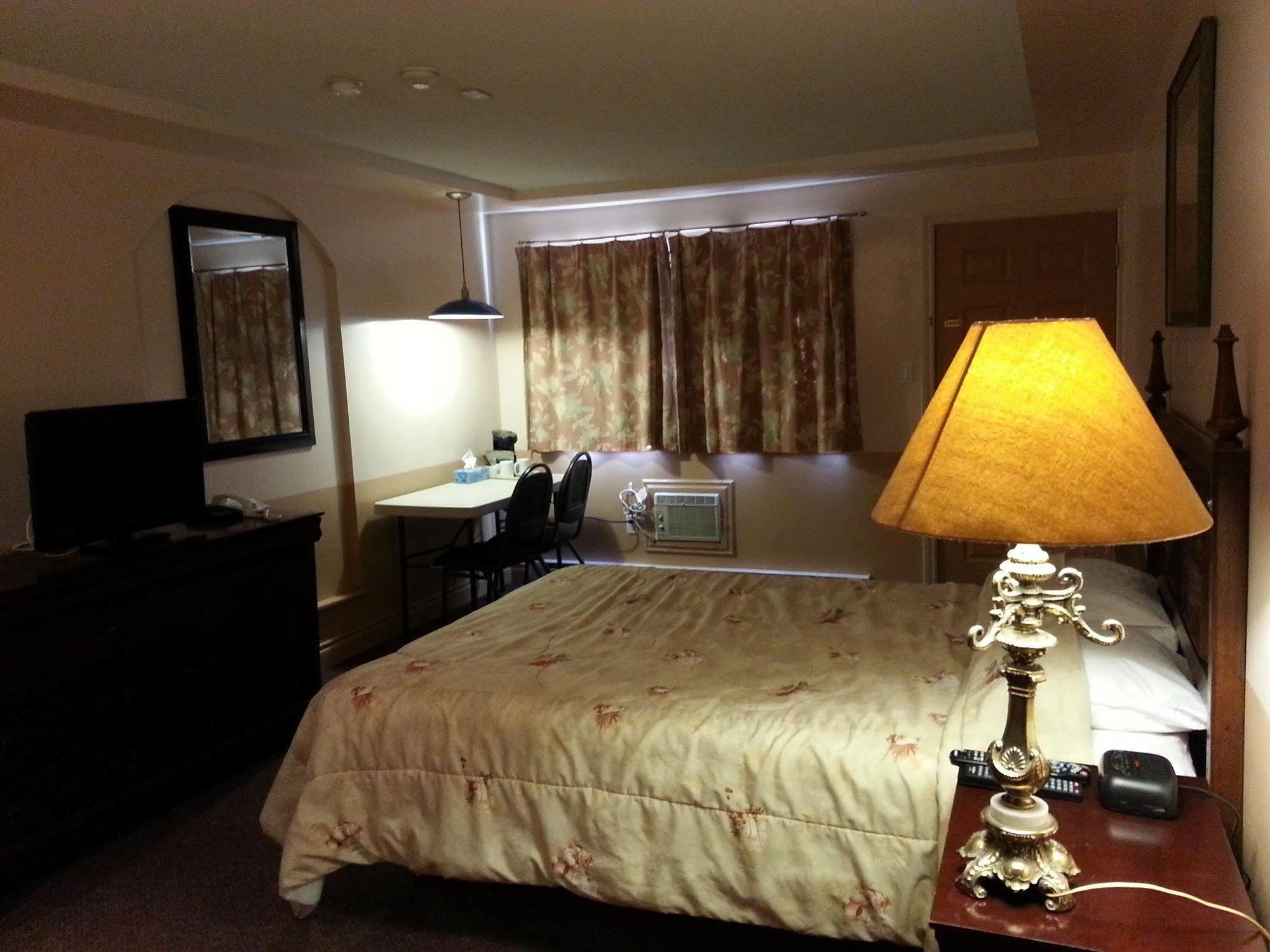 Traveller'S Inn Dawson Creek Eksteriør billede