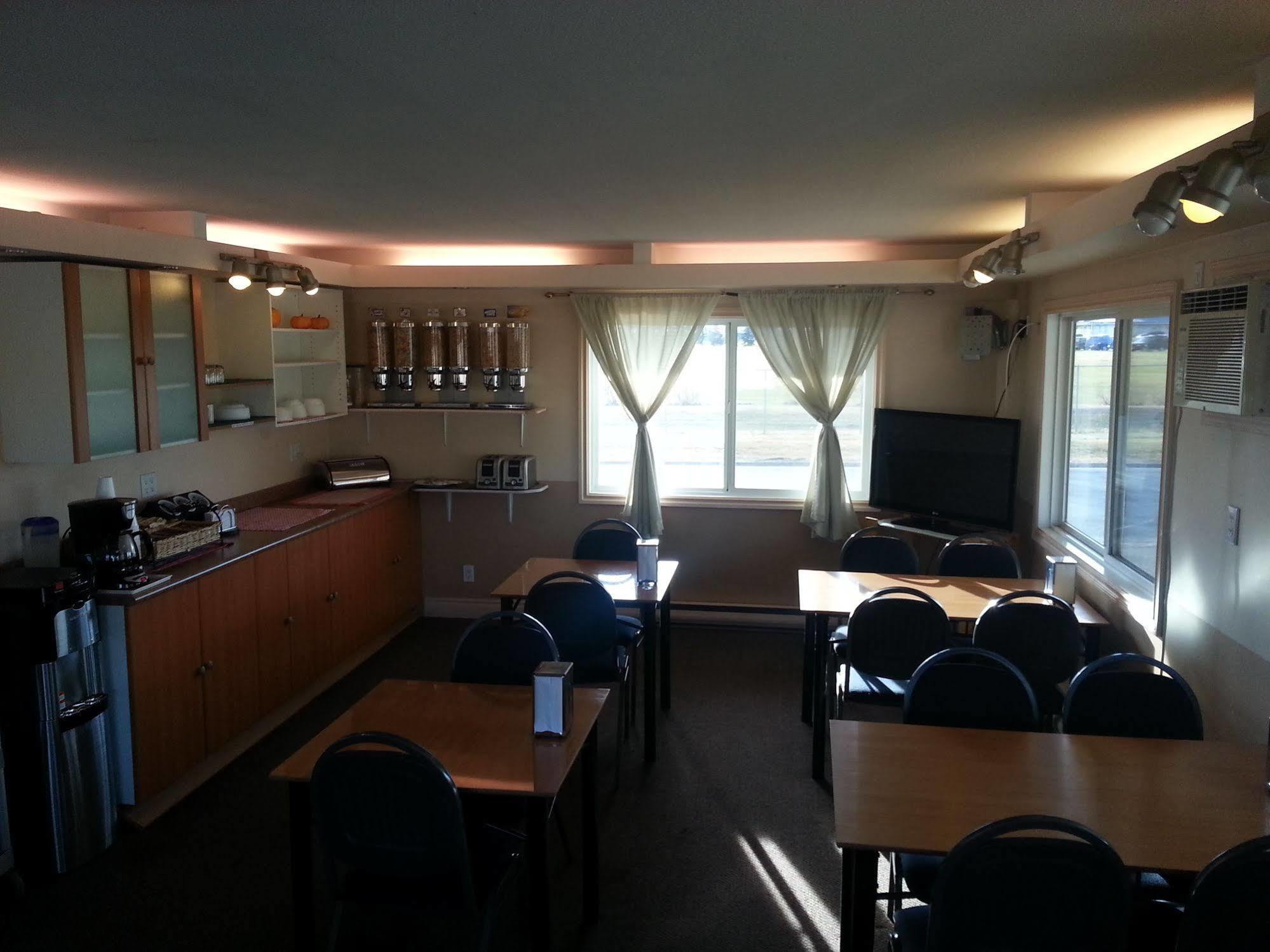 Traveller'S Inn Dawson Creek Eksteriør billede